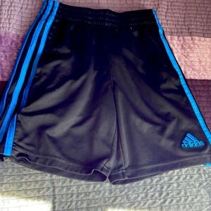 Short that is black and blue .